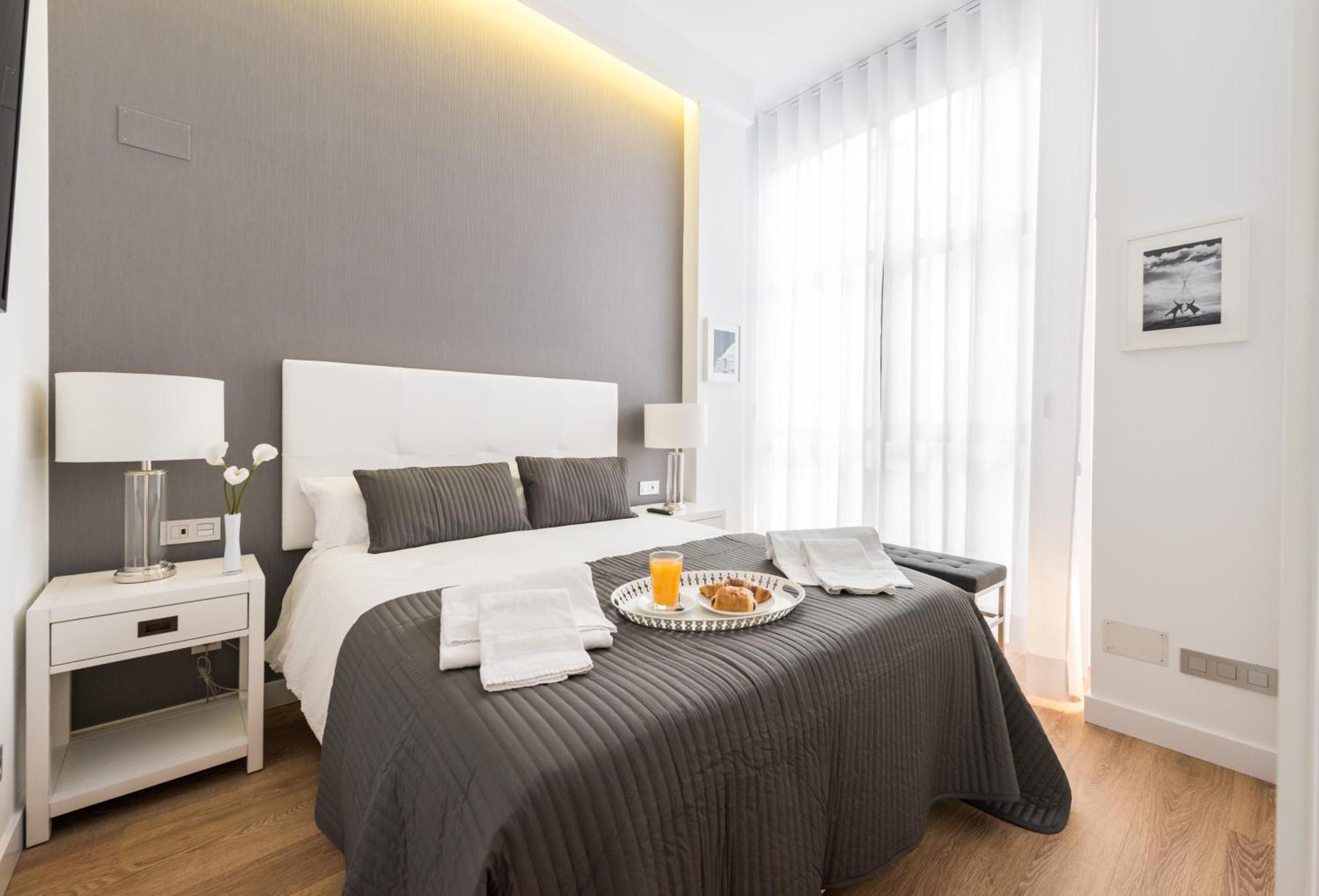 Malasana Plaza Apartment มาดริด ภายนอก รูปภาพ